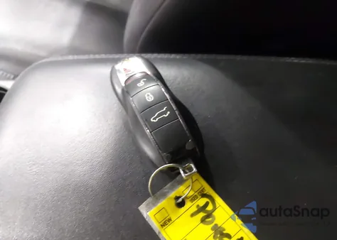 2016 Porsche Macan S z USA, uszkodzony, nr VIN WP1AB2A59GLB52757